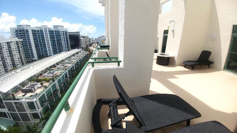 The Casablanca On The Ocean West Tower Hotel Miami Beach Exterior photo